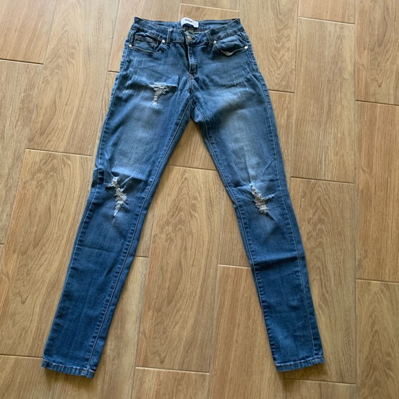 Denim - 🩷 10 FOR $15 SALE 🩷 Super stretchy ripped denim skinny jeans
